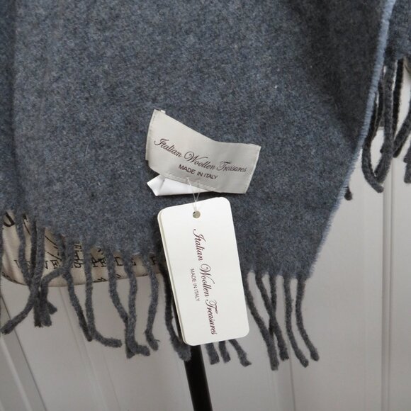 NWT Italian Woolen Treasures Gray 100% Wool Scarf 17"x81" Fringe Made in Italy - Picture 4 of 8